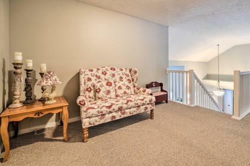 Spacious Home And Screened Porch On Golf Course
