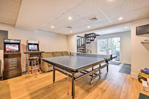 Pocono Pines Family Home With Private Hot Tub!
