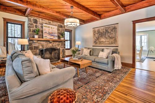 Pocono Pines Family Home With Private Hot Tub!