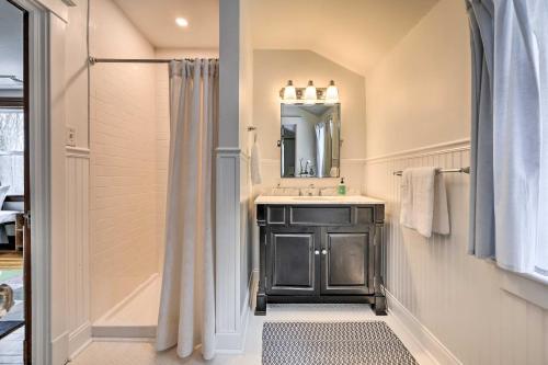 Pocono Pines Family Home With Private Hot Tub!