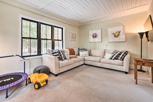 Pocono Pines Family Home With Private Hot Tub!