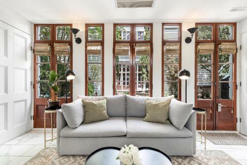 Villa Serene Cottage With Beautiful Garden And Heated Pool