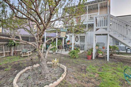 Vintage Calvert Apartment With Large Balcony!