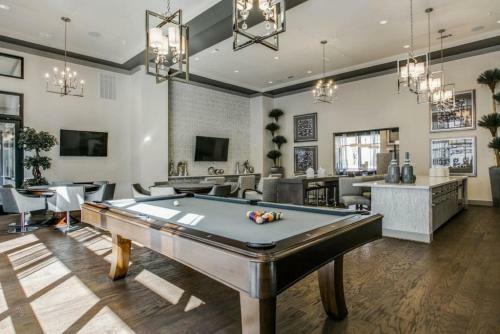 Apartamento Luxury 2br In Upscale Dallas Community, Pool View