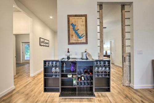 Modern Malakoff Escape With Panoramic Lake View