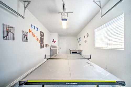 Modern El Paso Home With Backyard And Fire Pit!