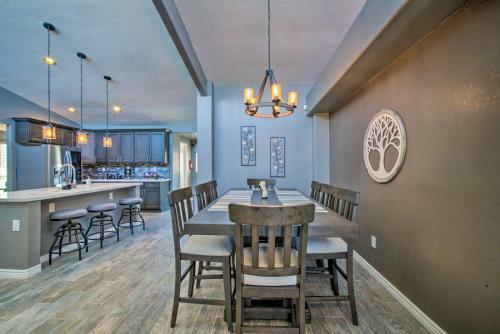 Modern El Paso Home With Backyard And Fire Pit!