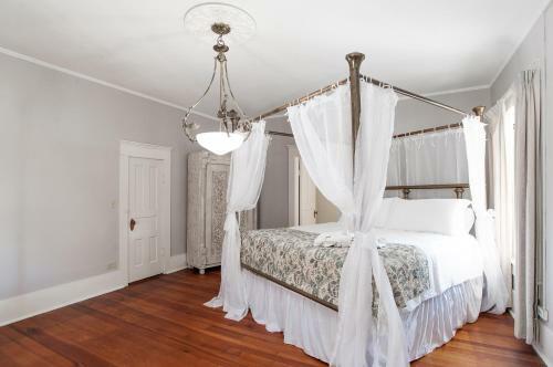 Oaklea Mansion Bed And Breakfast