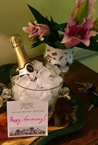 Bed & Breakfast Hollymead House