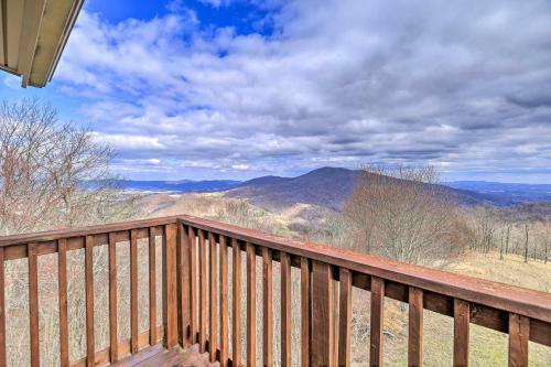 Apartamento Scenic, Authentic Cabin With Sweeping Mtn Views