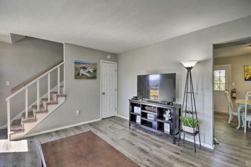 Norfolk Home With Private Yard - Walk To Beach!