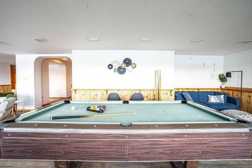 Oceanfront Retreat Mount Rainierking Bedgames