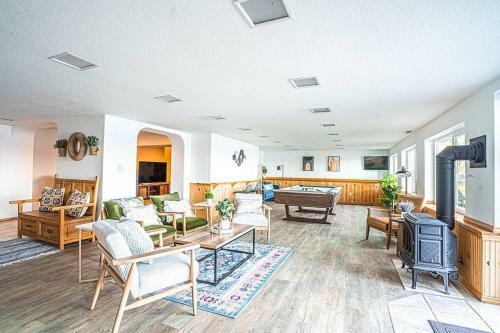 Oceanfront Retreat Mount Rainierking Bedgames