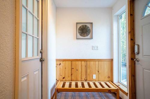 Oceanfront Retreat Mount Rainierking Bedgames
