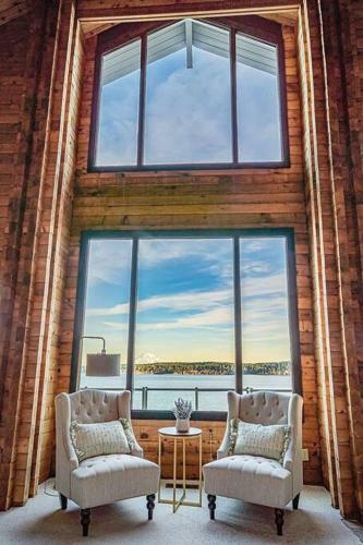 Oceanfront Retreat Mount Rainierking Bedgames
