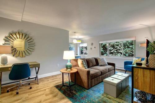 Apartamento Modern Coastal Downtownking Bedwork Deskkitchen