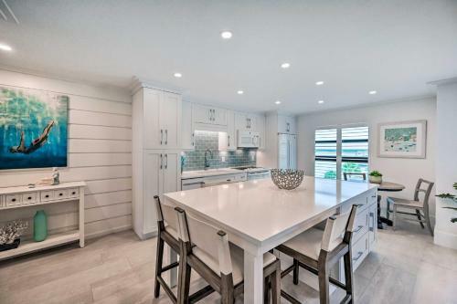 Apartamento Lovely Marco Island Condo With Private Bay View