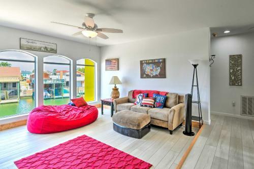 Prismatic Padre Island Escape On Canal Front!