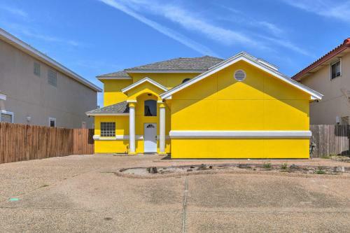 Prismatic Padre Island Escape On Canal Front!