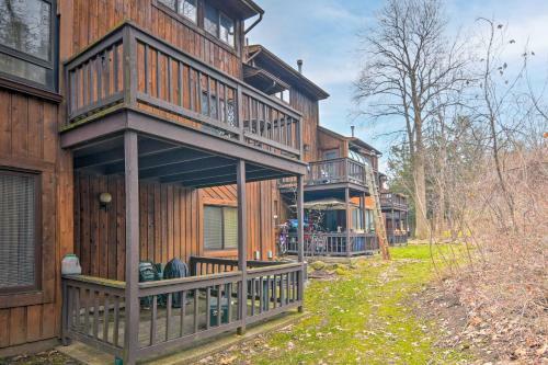 Vernon Township Home With Deck On Golf Course