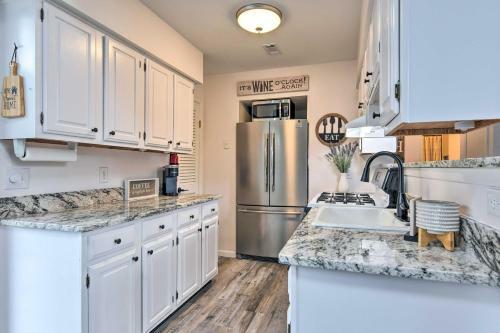 Vernon Township Home With Deck On Golf Course