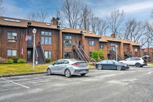 Vernon Township Home With Deck On Golf Course