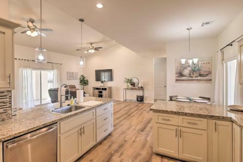 Bright Home With Yard, 4 Mi To Colorado River!