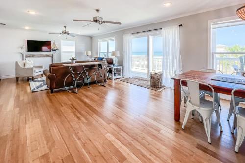 Coastal Vibes