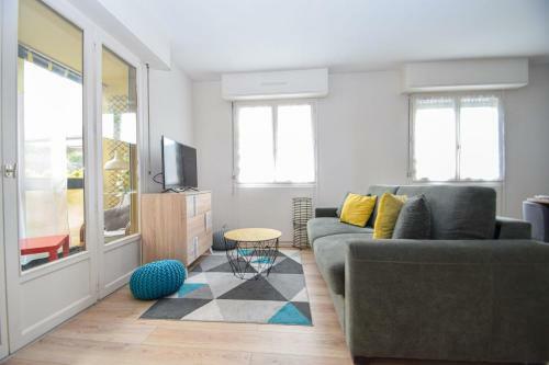 Apartamento T2 De 47m2 Au C?ur De St Servan Parking Couvert