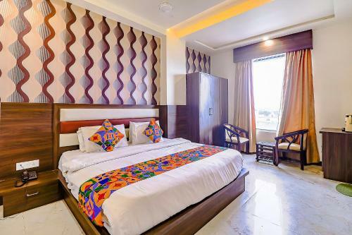 Fabhotel World Link