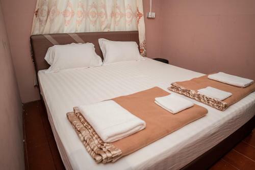 Hotel Golden Paradise (maungmagan Beach)