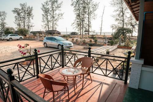 Hotel Golden Paradise (maungmagan Beach)
