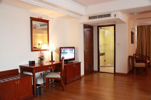 Lux Riverside Hotel & Apartment