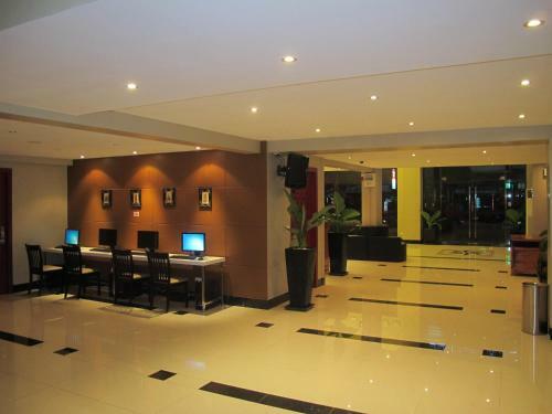 Lux Riverside Hotel & Apartment