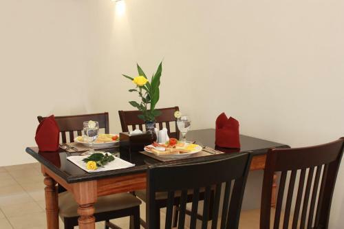 Lux Riverside Hotel & Apartment
