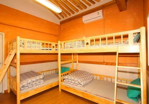Hostal Dorandoran Guesthouse