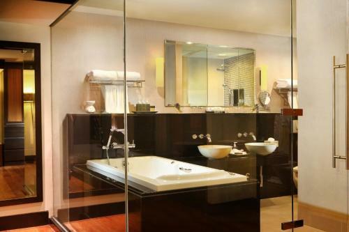 Hotel Dusit Thani Laguna Phuket - Sha Extra Plus