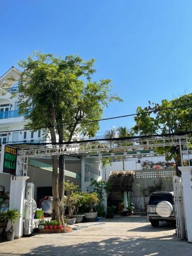 Windy Hills Hotel