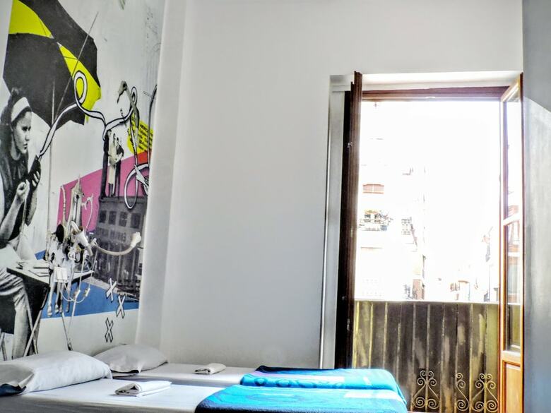 Hostal Home Youth Hostel By Feetup Hostels