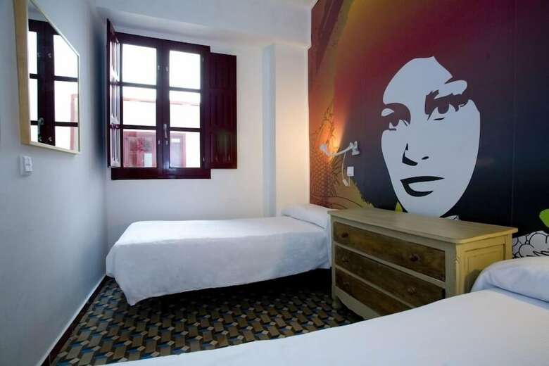 Hostal Home Youth Hostel By Feetup Hostels