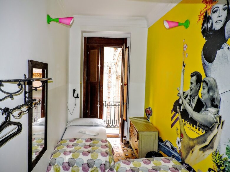 Hostal Home Youth Hostel By Feetup Hostels