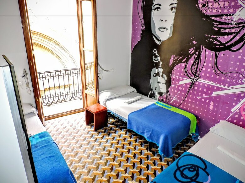 Hostal Home Youth Hostel By Feetup Hostels