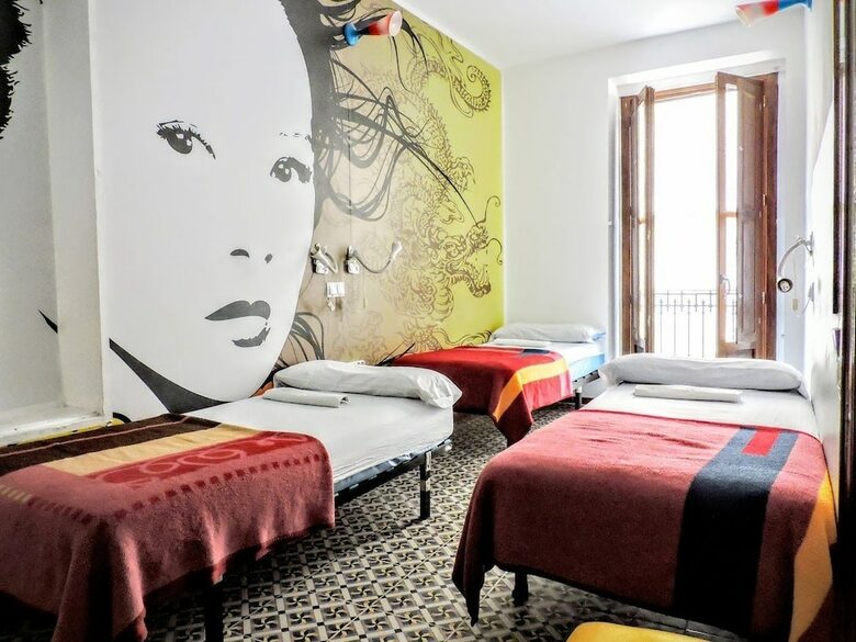 Hostal Home Youth Hostel By Feetup Hostels