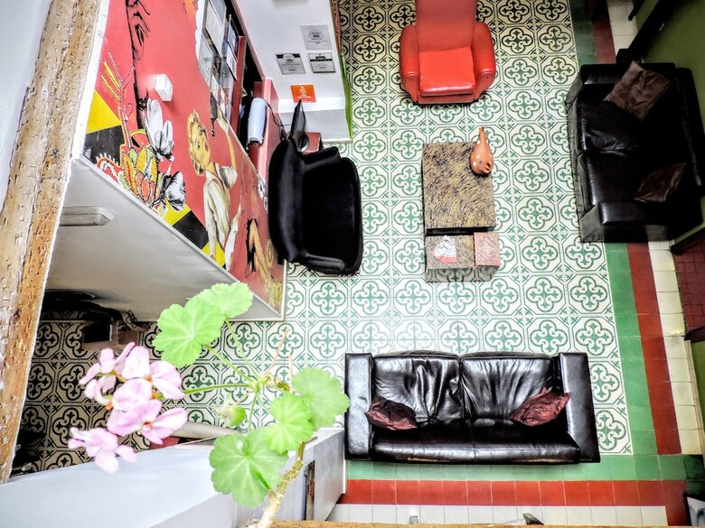 Hostal Home Youth Hostel By Feetup Hostels