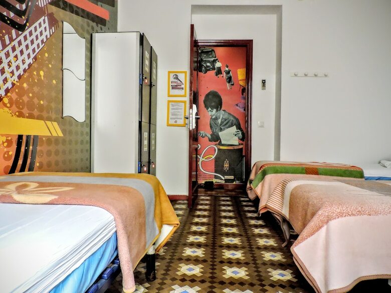 Hostal Home Youth Hostel By Feetup Hostels
