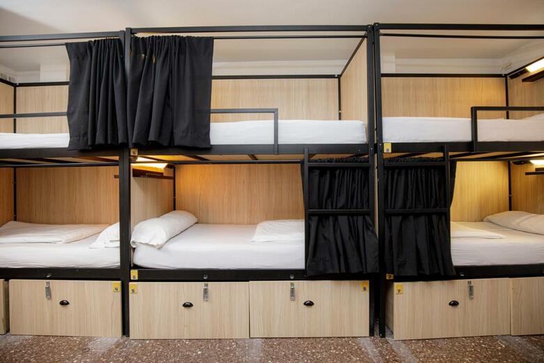 Hostal Onefam Les Corts