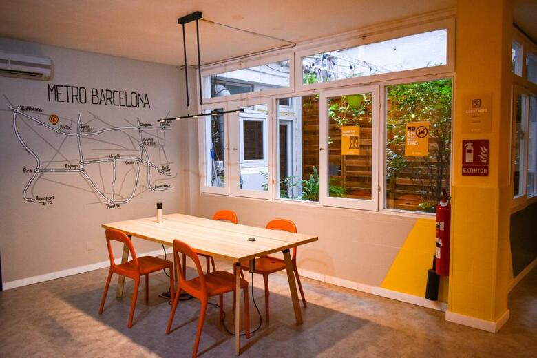 Hostal Onefam Les Corts