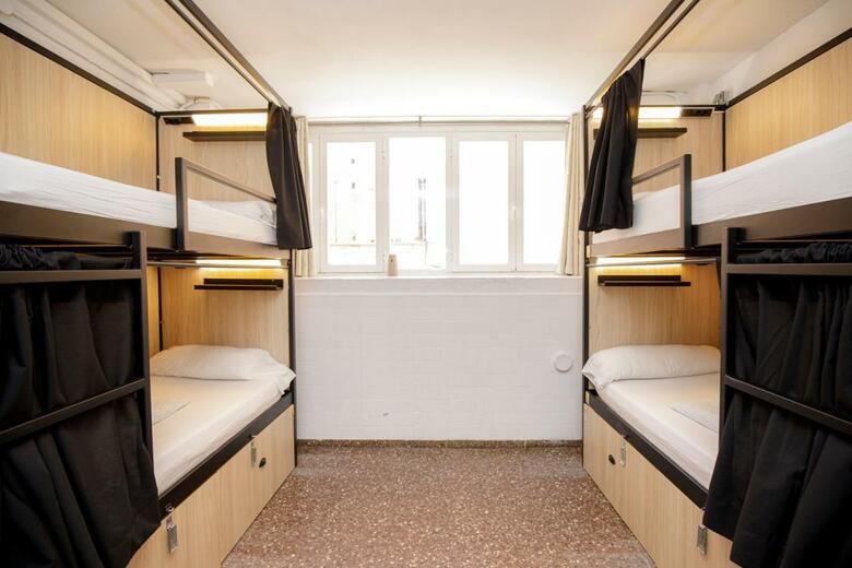 Hostal Onefam Les Corts