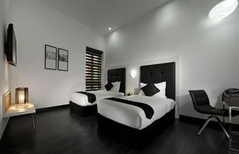 Hotel Sapphire Suites