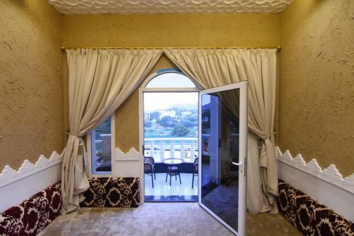 Golden White Hotel